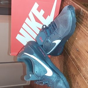 Nike Men's Air Max Oketo